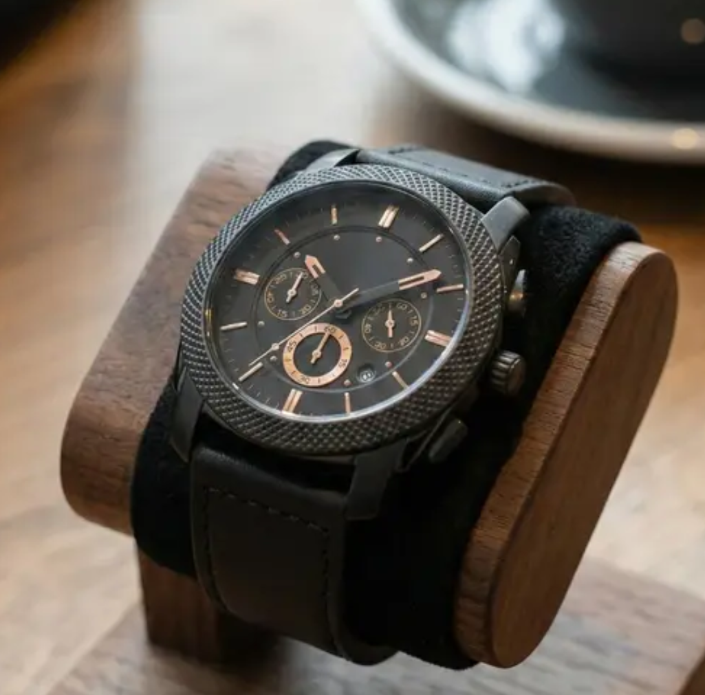 Analog men's watch